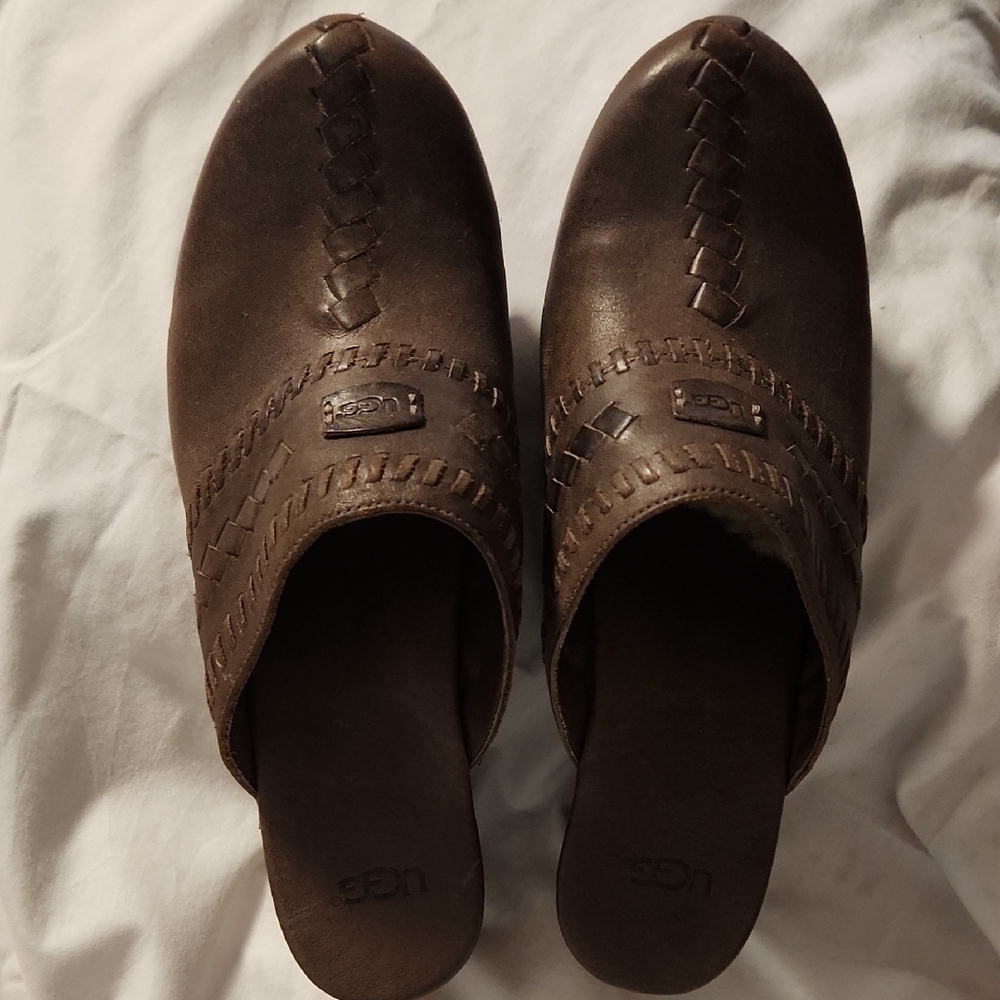 UGG Womens Brown Leather Slip-On Shoes